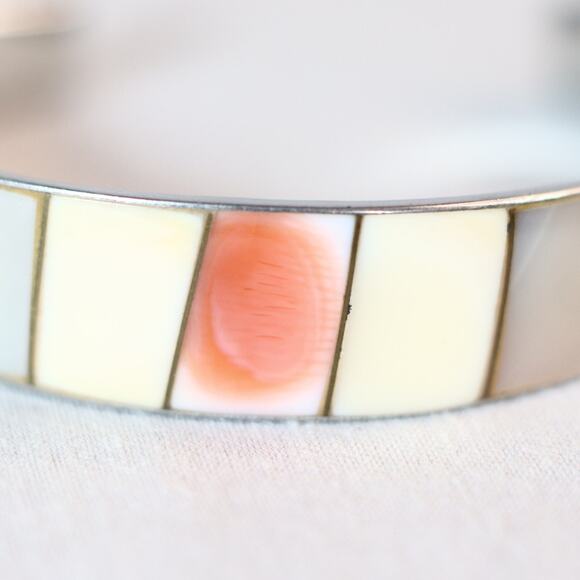 Hinged Cuff Bracelet Mother Of Pearl Shades Of Beige To Blush - Picture 9 of 11